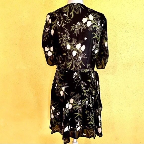 NWT REFORMATION Monica Wrap Dress L - Picture 3 of 7